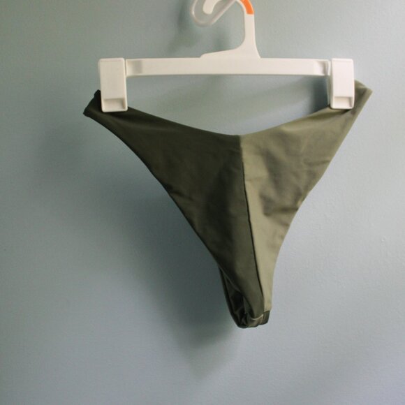 SHEIN string bikini set, M. Slim coverage - Picture 4 of 5